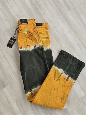Twill Painted Graphic Yellow and Black Jeans. Size 30x28
